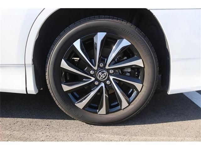 TOYOTA NOAH HYBRID 2022