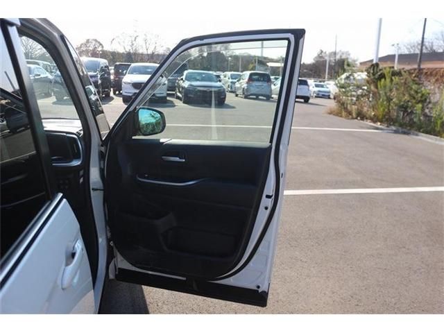 TOYOTA NOAH HYBRID 2022