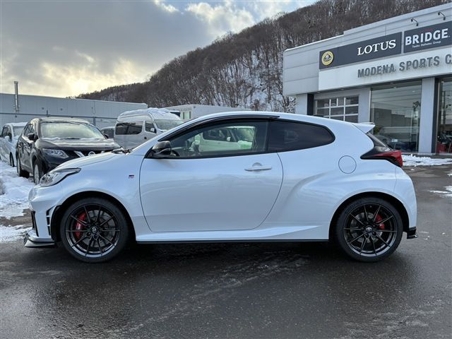 TOYOTA GR YARIS 2024