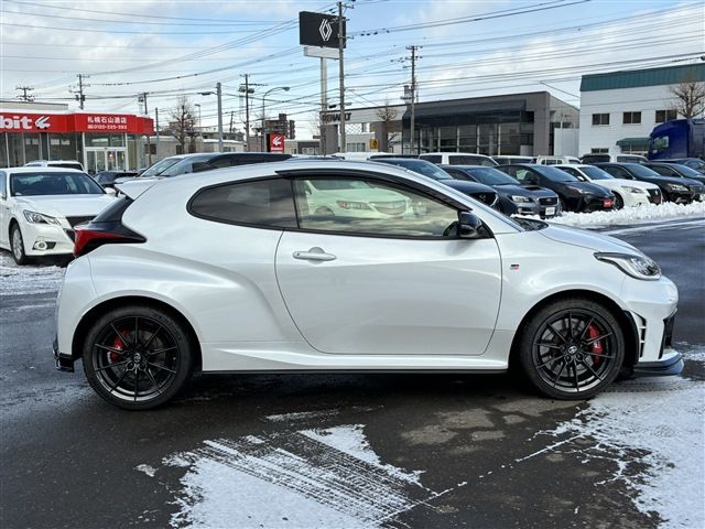 TOYOTA GR YARIS 2024