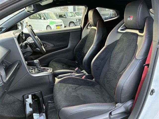 TOYOTA GR YARIS 2024