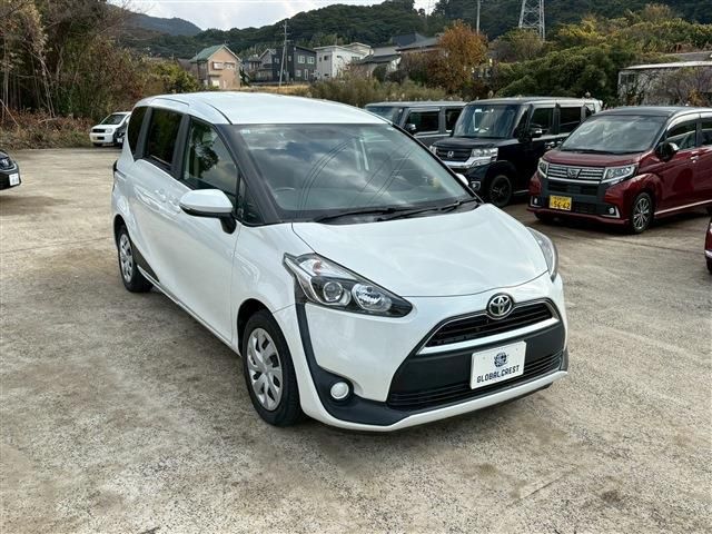 TOYOTA SIENTA 2017