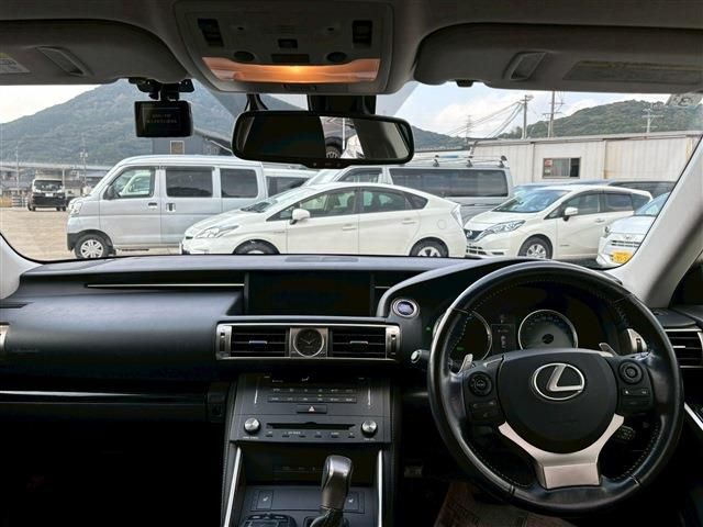 TOYOTA LEXUS IS300h 2015