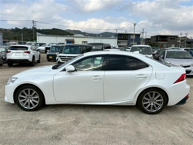 TOYOTA LEXUS IS300h 2015
