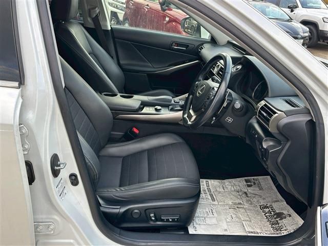 TOYOTA LEXUS IS300h 2015