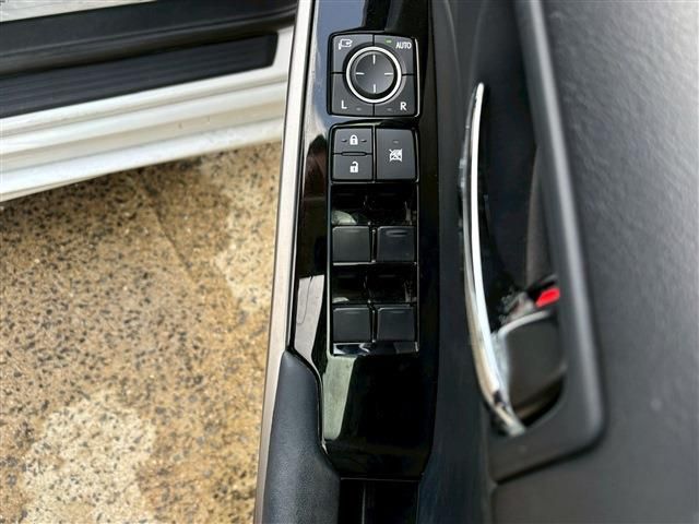 TOYOTA LEXUS IS300h 2015