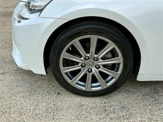 TOYOTA LEXUS IS300h 2015