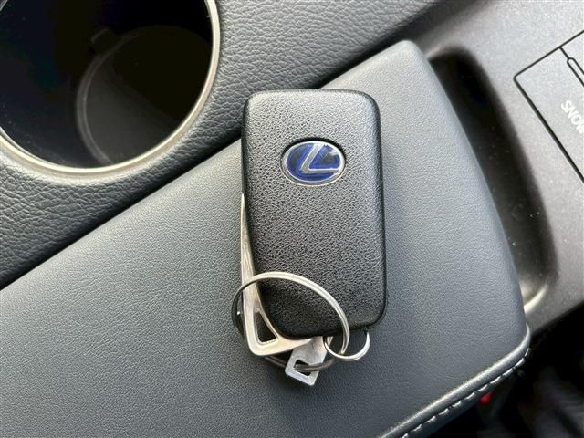 TOYOTA LEXUS IS300h 2015