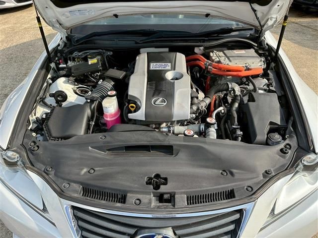 TOYOTA LEXUS IS300h 2015