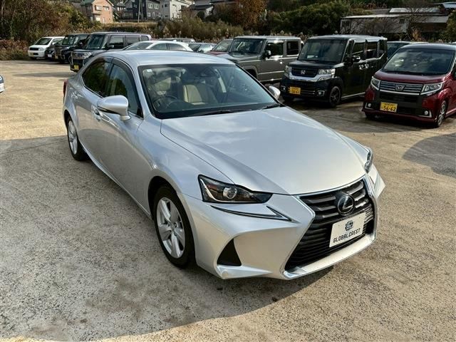 TOYOTA LEXUS IS300h 2018