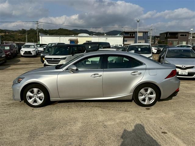 TOYOTA LEXUS IS300h 2018
