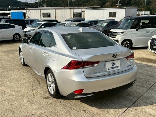 TOYOTA LEXUS IS300h 2018