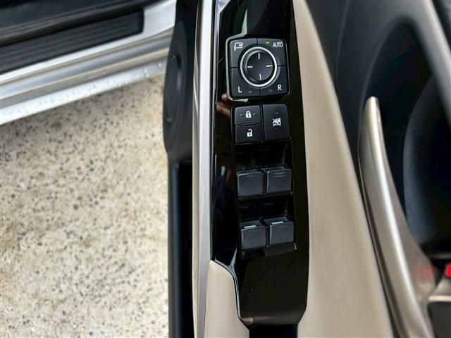 TOYOTA LEXUS IS300h 2018