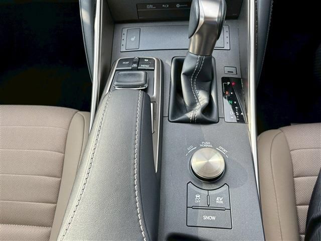 TOYOTA LEXUS IS300h 2018