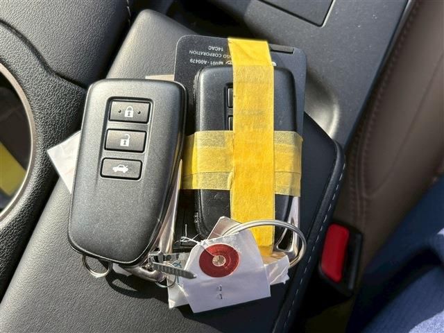 TOYOTA LEXUS IS300h 2018