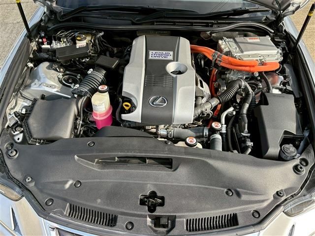 TOYOTA LEXUS IS300h 2018