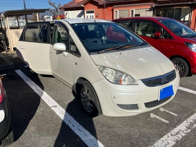 MITSUBISHI COLT 2006