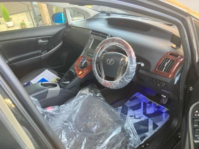 TOYOTA PRIUS PHV 2013