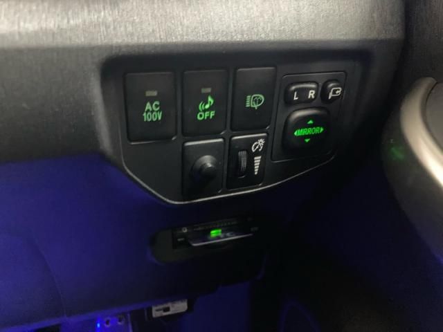 TOYOTA PRIUS PHV 2013