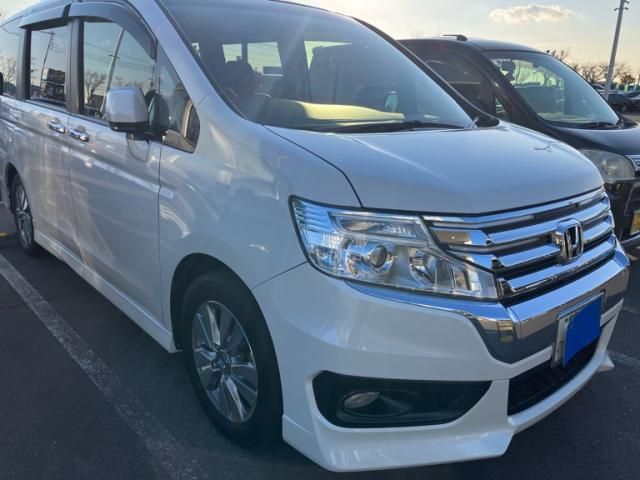 HONDA STEPWAGON SPADA 2013
