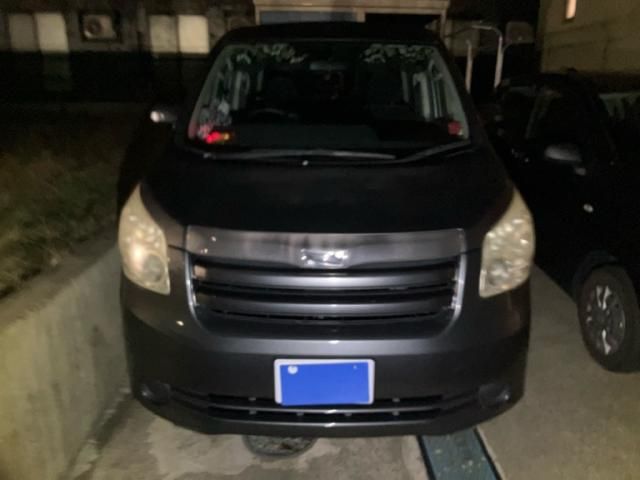 TOYOTA NOAH 2009