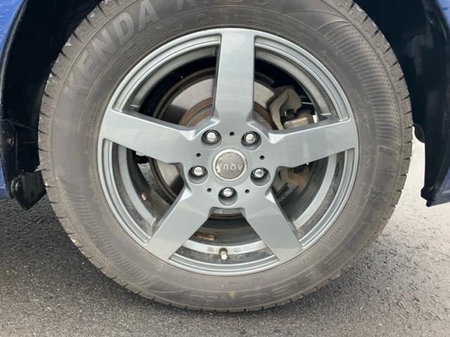 TOYOTA PRIUS Alpha 2012