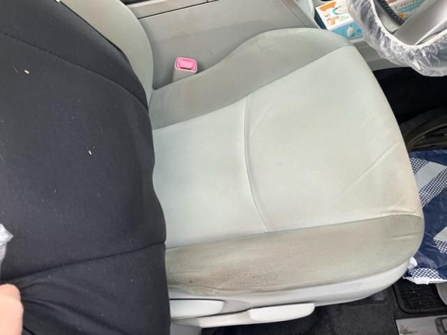 TOYOTA PRIUS Alpha 2012