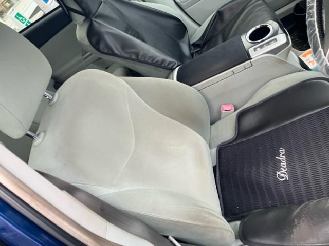 TOYOTA PRIUS Alpha 2012