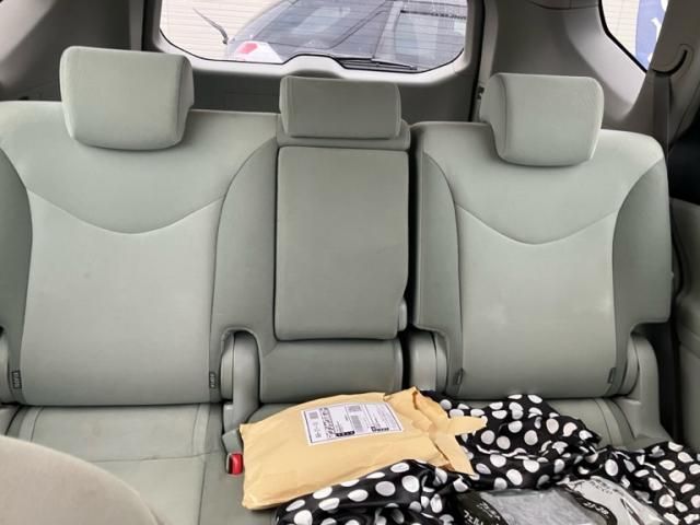 TOYOTA PRIUS Alpha 2012