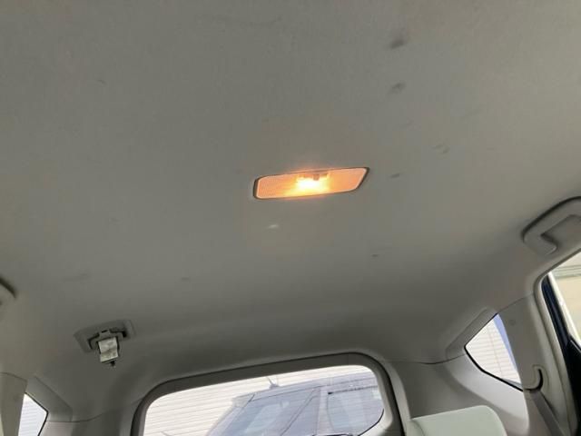 TOYOTA PRIUS Alpha 2012