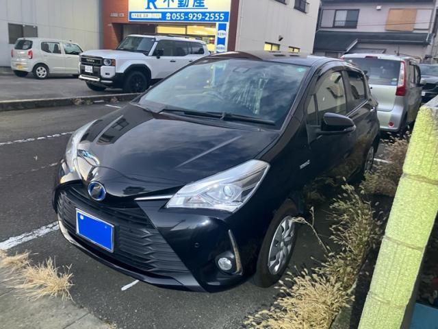 TOYOTA VITZ HYBRID 2019