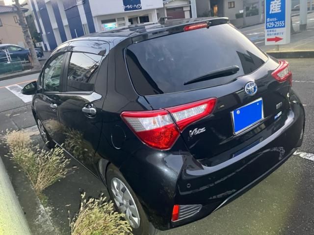 TOYOTA VITZ HYBRID 2019