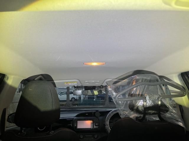 TOYOTA VITZ HYBRID 2019