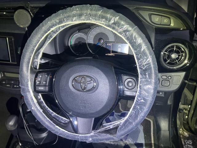 TOYOTA VITZ HYBRID 2019