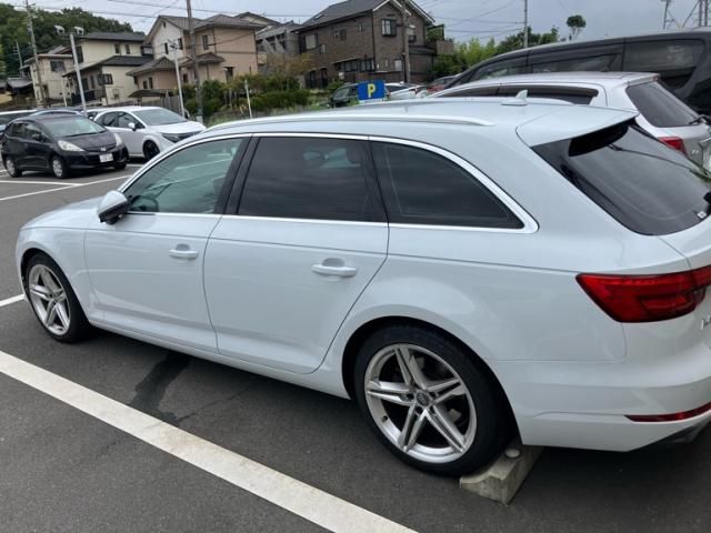 AUDI AUDI A4 AVANT 2017