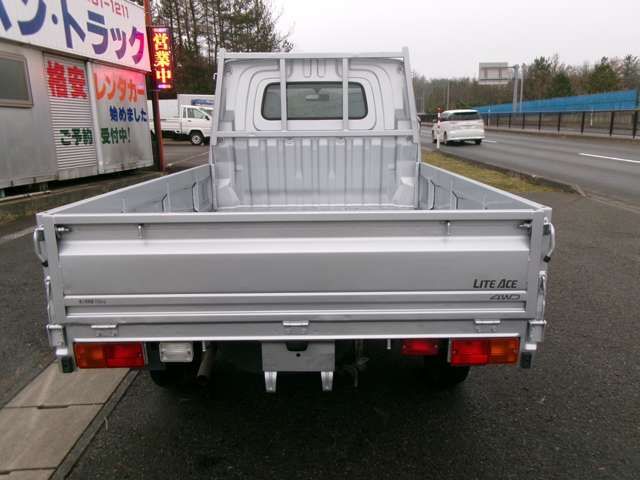 TOYOTA LITEACE truck 4WD 2010