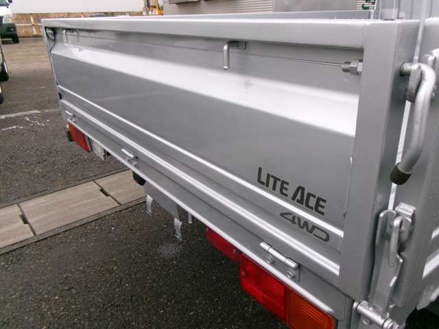 TOYOTA LITEACE truck 4WD 2010