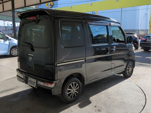 TOYOTA PIXIS van 2018