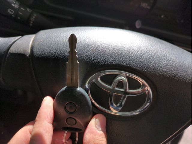 TOYOTA PIXIS van 2018