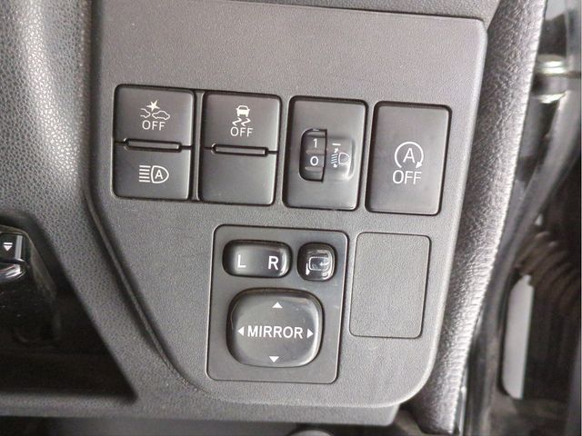 TOYOTA PIXIS van 2018