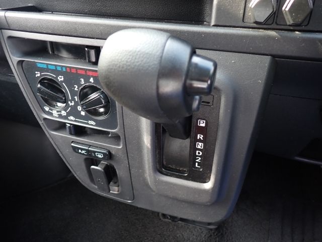 DAIHATSU HIJET CARGO 2021