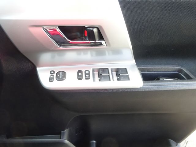 TOYOTA VOXY 4WD 2011