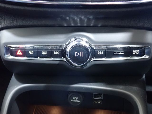 VOLVO VOLVO XC40 2018