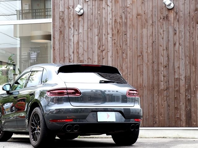 PORSCHE PORSCHE Macan 2016