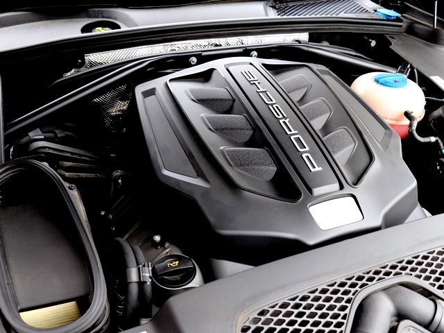 PORSCHE PORSCHE Macan 2016