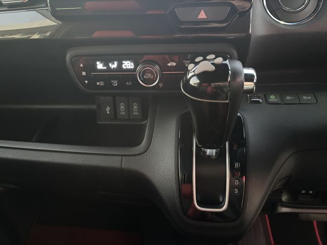 HONDA N BOX CUSTOM 2017