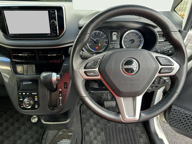 DAIHATSU MOVE CUSTOM 2017