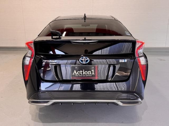 TOYOTA PRIUS 2016