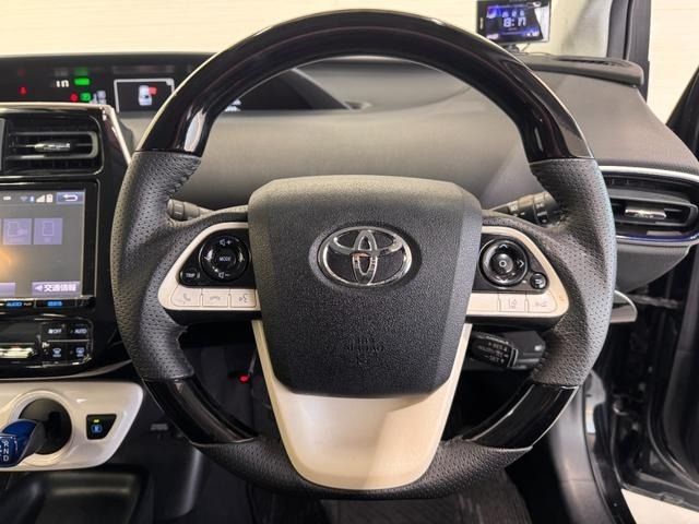 TOYOTA PRIUS 2016