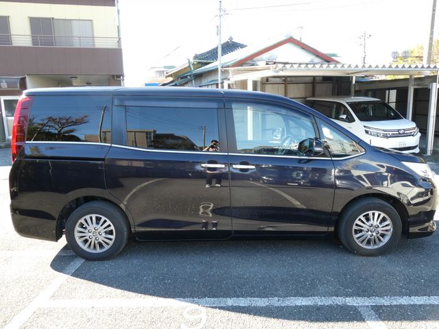 TOYOTA ESQUIRE 2015